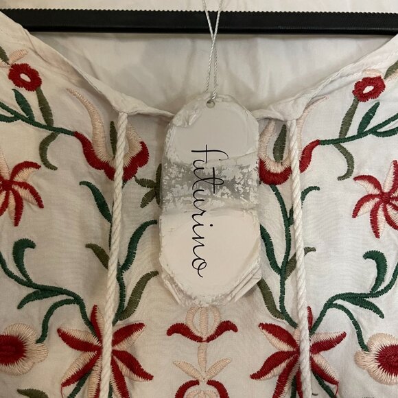 Futurino NWT Taupe Embroidered Floral Boho Tunic – Billowy Sleeve Fit - Picture 2 of 15